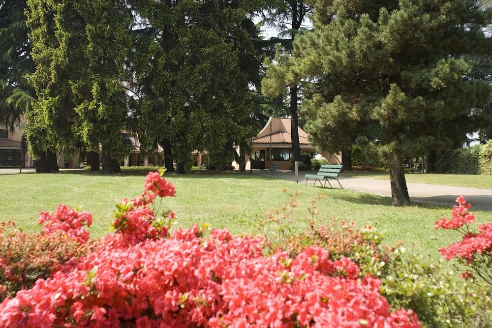 Hotel Pineta Busto Arsizio Extérieur photo