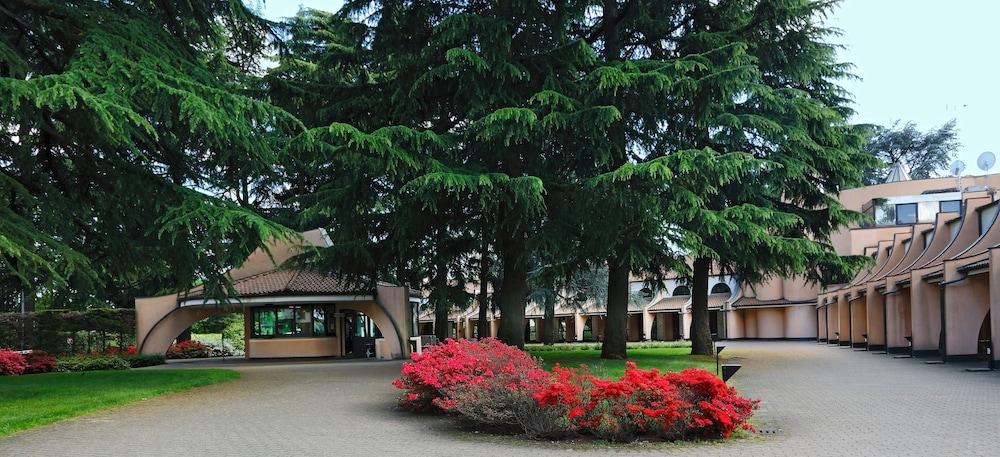 Hotel Pineta Busto Arsizio Extérieur photo