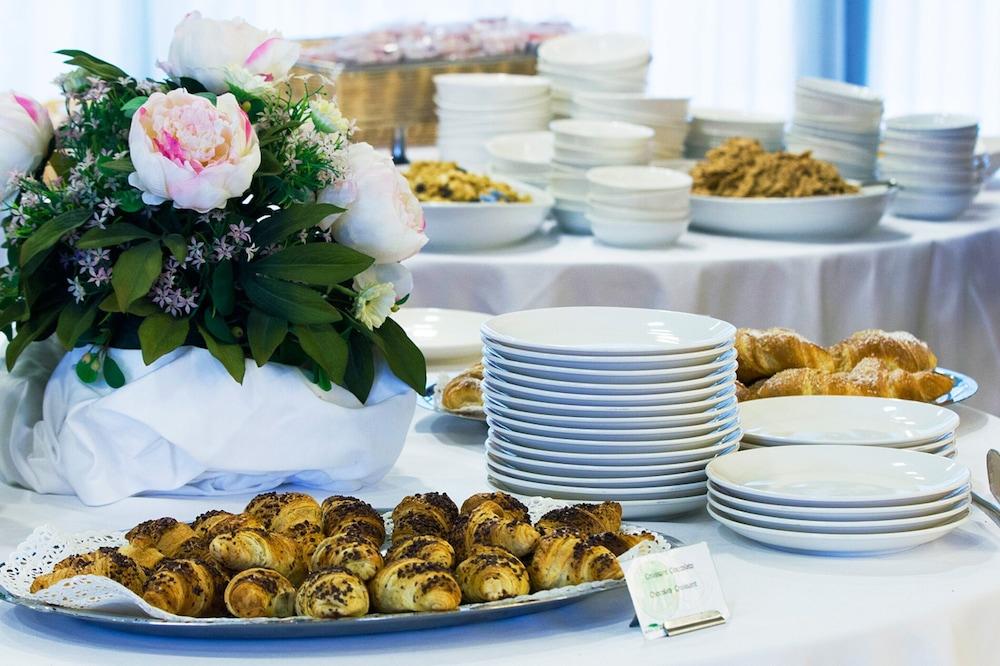 Hotel Pineta Busto Arsizio Extérieur photo