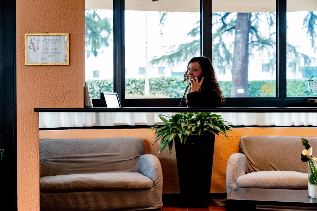 Hotel Pineta Busto Arsizio Extérieur photo