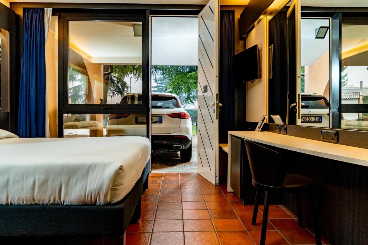 Hotel Pineta Busto Arsizio Extérieur photo